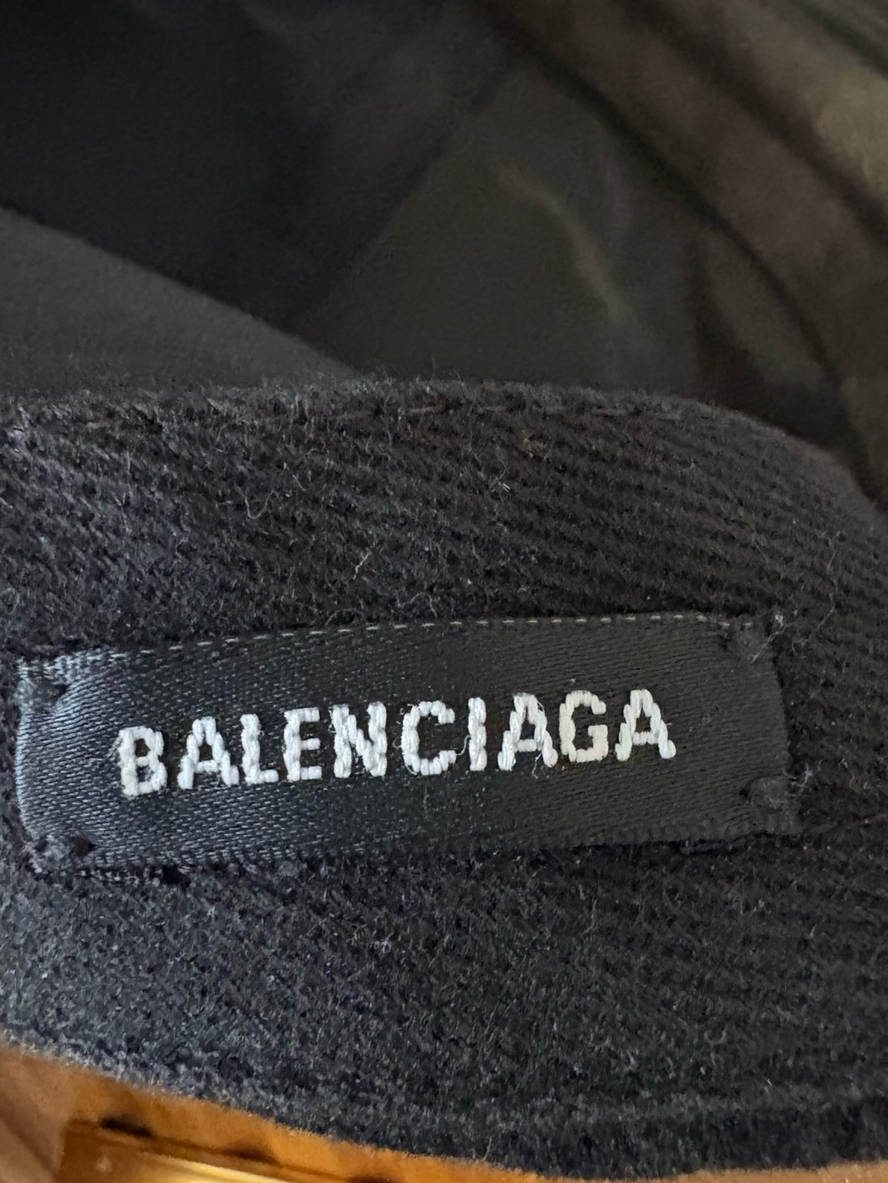 Balenciaga Black Cap with White Embroidered Logo - Picture 5 of 7